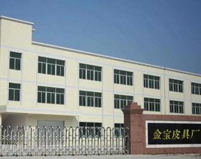 时尚之选：了解男包厂家的发展趋势与选择秘籍